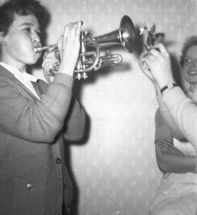Photo:Playing the trumpet