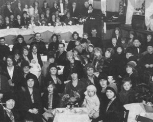 Photo:Women meet at the home league - a "cheerful afternoon weekly gathering" - in 1931