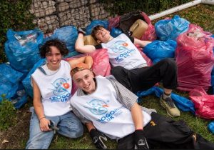 Spogomi: Litter-Picking Goes Competitive. Photo Sean Pollock